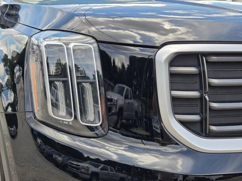 Used 2025 Kia Telluride S FWD image 2