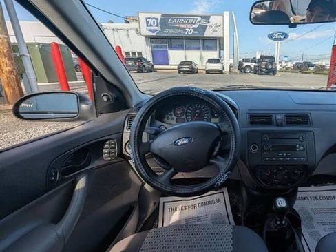 Used 2007 Ford Focus SE FWD image 16