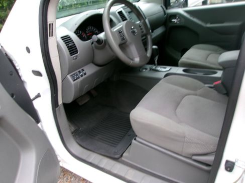 Used 2021 Nissan Frontier SV AWD/4WD image 13