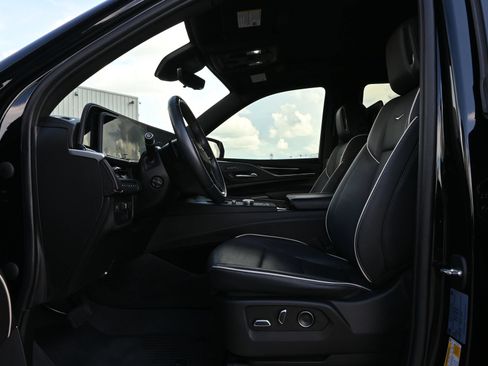 Used 2023 Cadillac Escalade Sport w/ Touring Package AWD/4WD image 18
