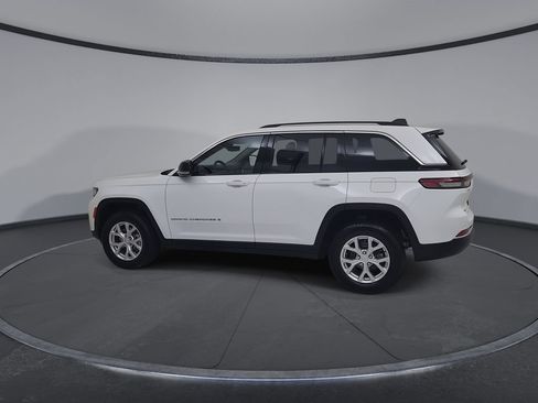 Certified 2023 Jeep Grand Cherokee Limited w/ Luxury Tech Group II AWD/4WD image 12