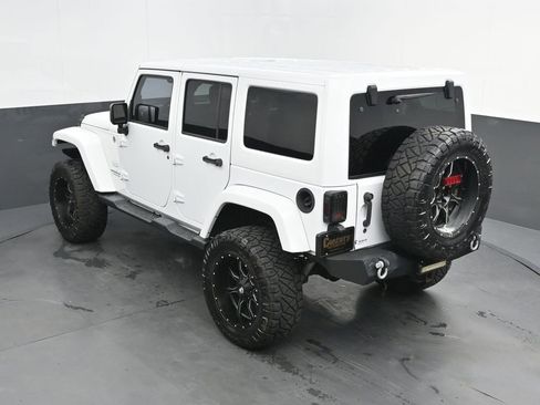 Used 2015 Jeep Wrangler Unlimited Sahara w/ Connectivity Group AWD/4WD image 29