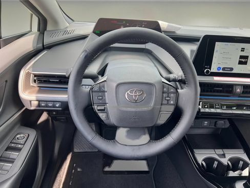 Certified 2025 Toyota Prius XLE FWD image 16