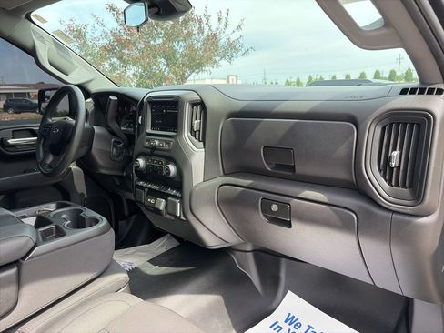 Used 2024 Chevrolet Silverado 1500 Custom Trail Boss w/ Dark Appearance Package AWD/4WD image 29