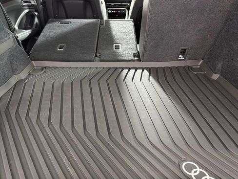 Used 2025 Audi Q5 Premium w/ Convenience Package image 14