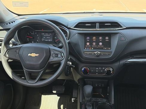 Used 2021 Chevrolet TrailBlazer LS FWD image 11