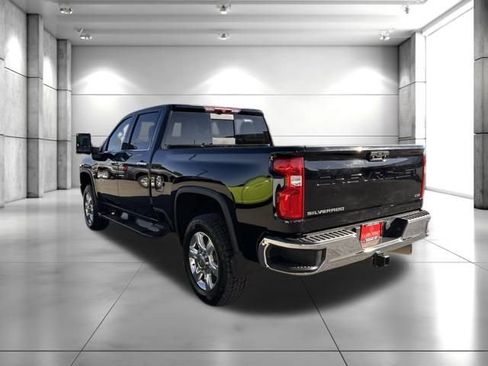 Used 2021 Chevrolet Silverado 2500 LTZ w/ LTZ Convenience Package AWD/4WD image 6