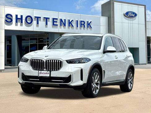 Used 2024 BMW X5 xDrive40i w/ Premium Package AWD/4WD image 3