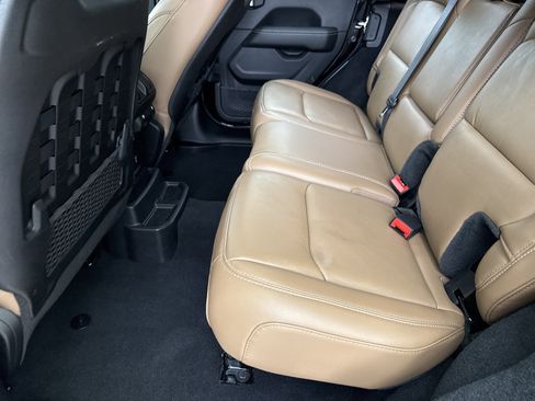 Used 2021 Jeep Wrangler Unlimited Rubicon AWD/4WD image 23