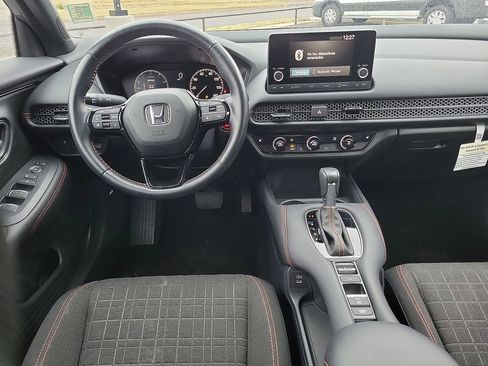 Used 2025 Honda HR-V Sport image 8