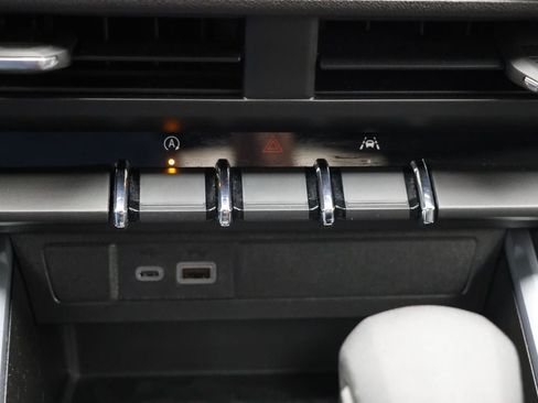 Used 2024 Chevrolet Colorado Trail Boss w/ Advanced Trailering Package image 28