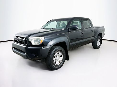 Used 2013 Toyota Tacoma PreRunner image 3