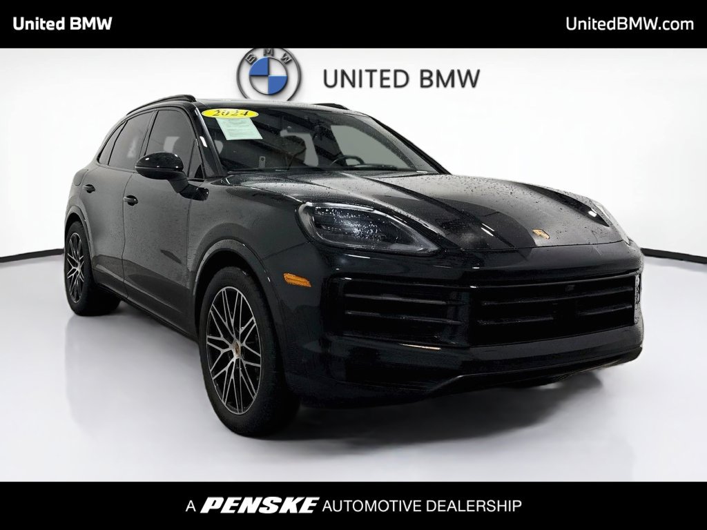 Used 2024 Porsche Cayenne S AWD/4WD image 3