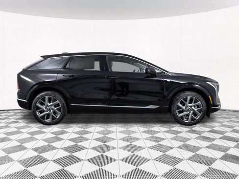Used 2025 Cadillac Optiq Luxury 2 w/ LPO, Floor Liner Package AWD/4WD image 22