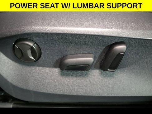 Used 2024 Volkswagen Tiguan SE FWD image 8