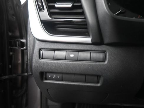 Used 2021 Nissan Rogue SV AWD/4WD image 15