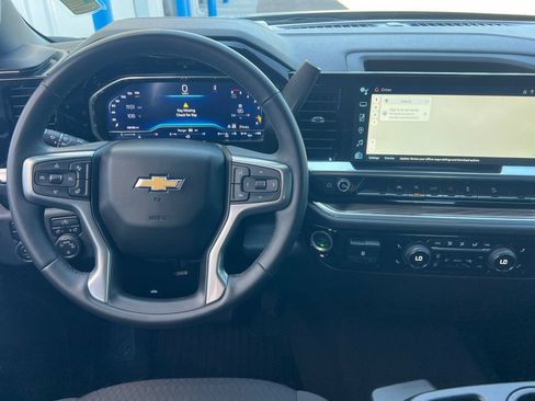 Used 2024 Chevrolet Silverado 1500 LT w/ Z71 Off-Road Package AWD/4WD image 11
