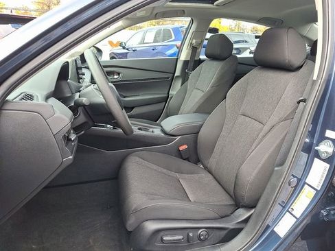 Used 2025 Honda Accord SE image 14