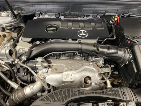 Used 2021 Mercedes-Benz GLB 250 4MATIC image 29