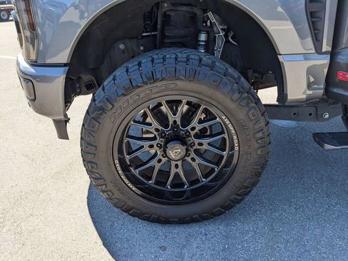 Used 2024 Ford F350 Platinum w/ FX4 Off-Road Package image 30