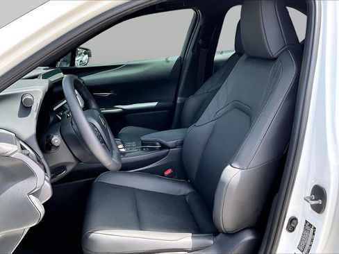 Used 2025 Lexus UX 300h FWD image 8