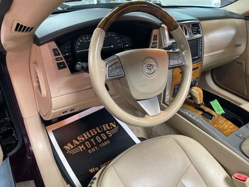 Used 2009 Cadillac XLR image 26