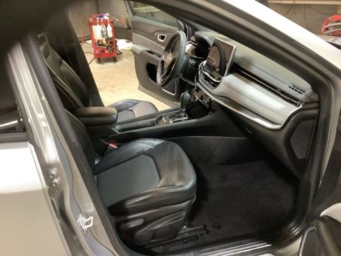 Used 2023 Jeep Compass Latitude image 19