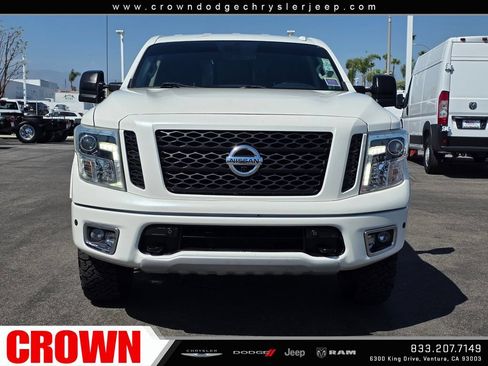 Used 2017 Nissan Titan PRO-4X w/ Pro-4x Convenience Package AWD/4WD image 2