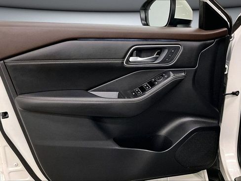 Used 2022 Nissan Rogue Platinum w/ Head-Up Display Package image 20