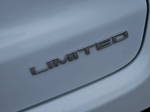Used 2025 Jeep Compass Limited AWD/4WD image 11