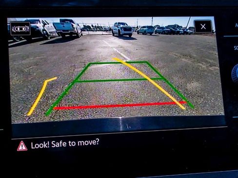 Used 2022 Volkswagen Tiguan SE w/ Panoramic Sunroof Package image 19