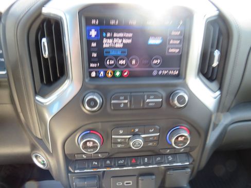 Used 2020 Chevrolet Silverado 1500 RST AWD/4WD image 8