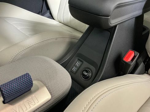 Certified 2025 MINI Cooper S FWD image 21