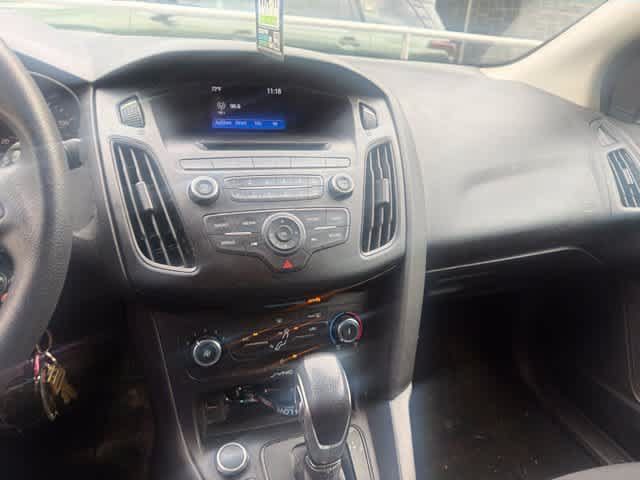 Used 2017 Ford Focus SE FWD image 24