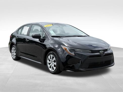 Used 2024 Toyota Corolla LE FWD image 31