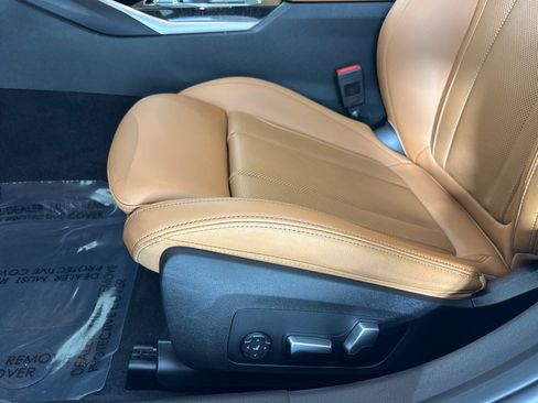Used 2023 BMW 330i Sedan w/ Parking Assistance Package RWD image 14