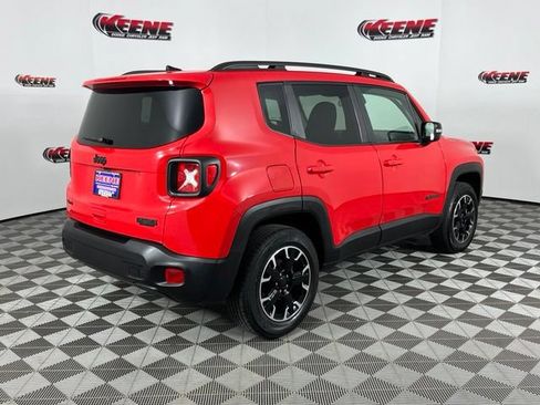Used 2023 Jeep Renegade Latitude AWD/4WD image 3