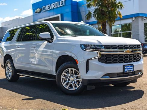 Used 2022 Chevrolet Suburban LS AWD/4WD image 1