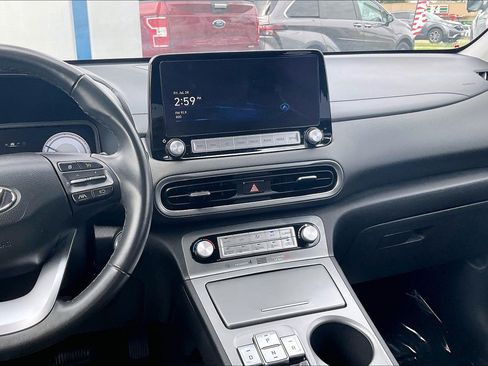Used 2023 Hyundai Kona SEL FWD image 6