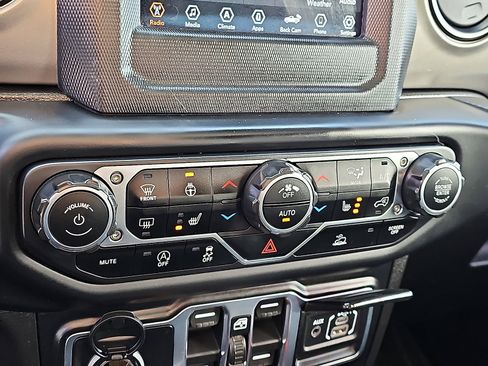 Used 2020 Jeep Gladiator Sport w/ Quick Order Package 24S image 15