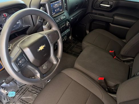 Used 2022 Chevrolet Silverado 2500 Custom w/ Custom Convenience Package AWD/4WD image 10