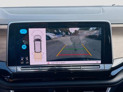 Certified 2024 Volkswagen Atlas SE FWD image 13