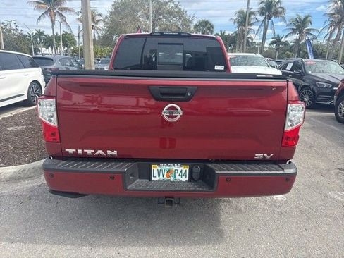Used 2019 Nissan Titan SV w/ SV Convenience Package image 5