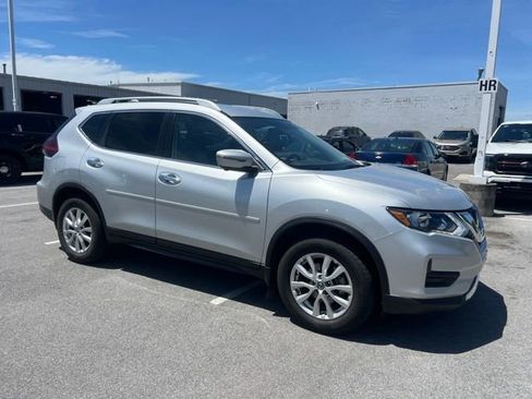 Used 2018 Nissan Rogue SV w/ Premium Package AWD/4WD image 8
