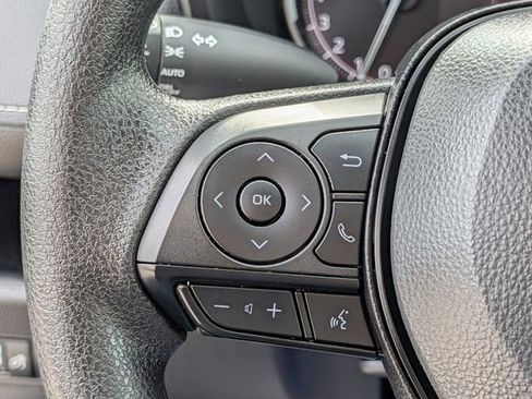 Used 2025 Toyota RAV4 XLE FWD image 21