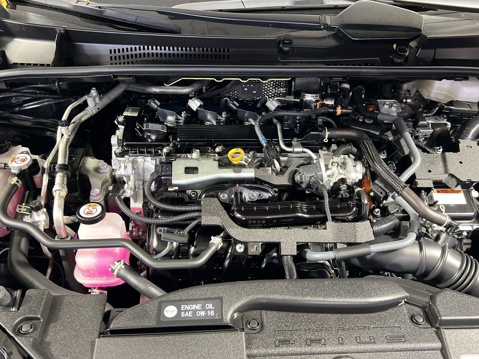 Used 2025 Toyota Prius LE FWD image 29