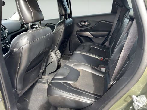 Used 2021 Jeep Cherokee Latitude Plus image 30