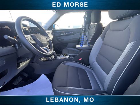 Certified 2025 Chevrolet TrailBlazer LT w/ Convenience Package FWD image 18