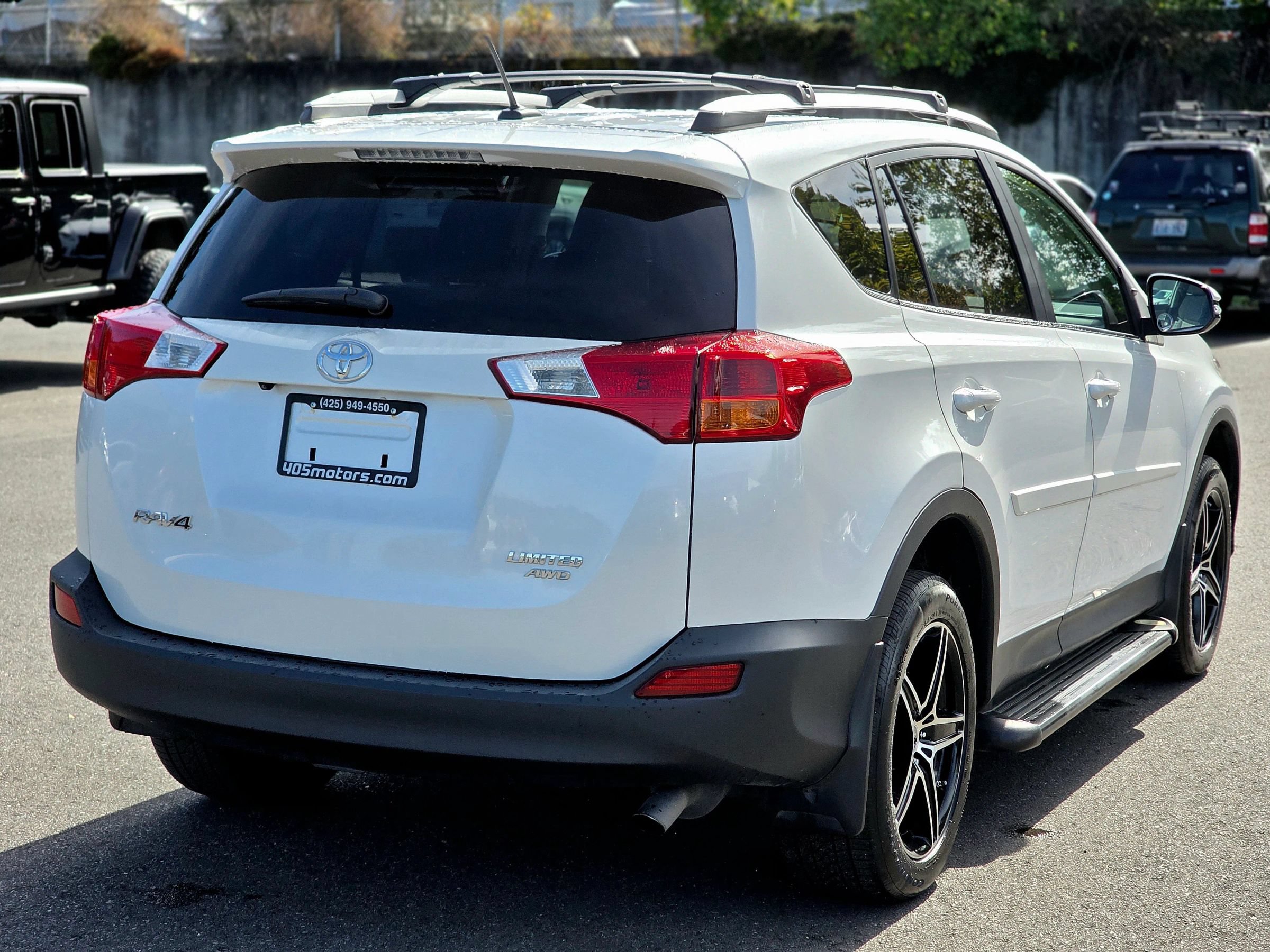 Used 2014 Toyota RAV4 Limited w/ Technology Package AWD/4WD image 12