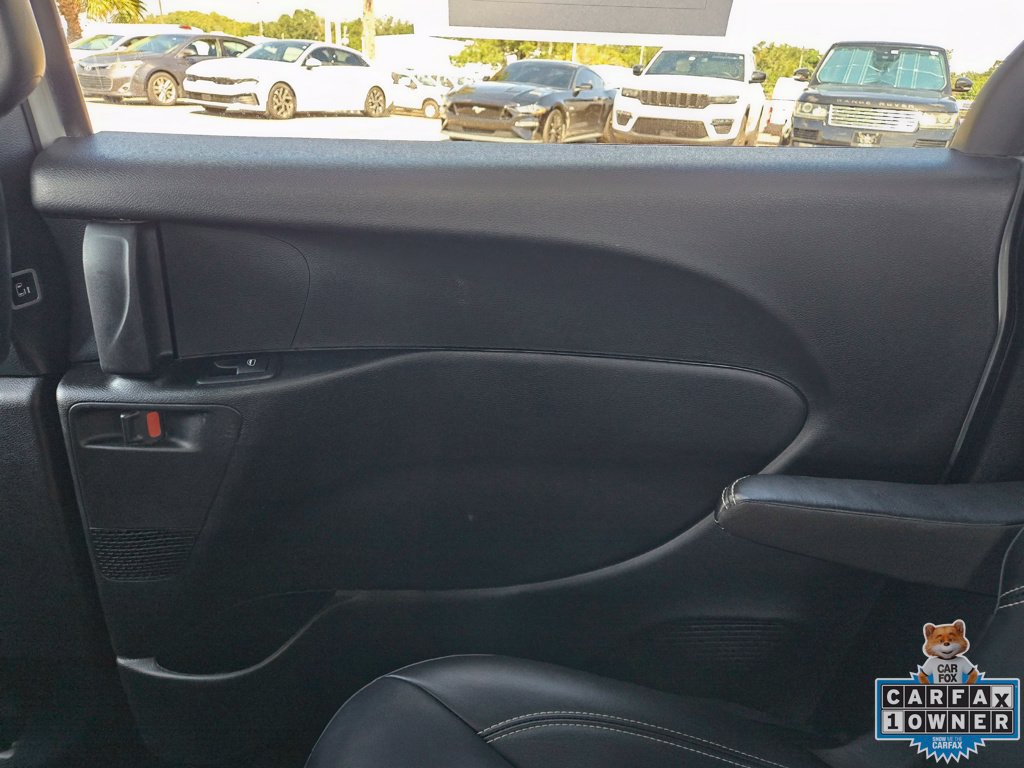 Used 2024 Chrysler Pacifica Limited FWD image 65